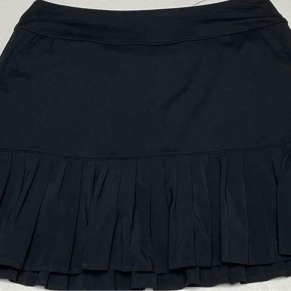 Under Armour Sz Small Black Pleated Athletic Golf Tennis Skort w Pockets Preppy - Picture 2 of 8